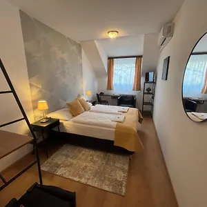 Hotel Gloria Center